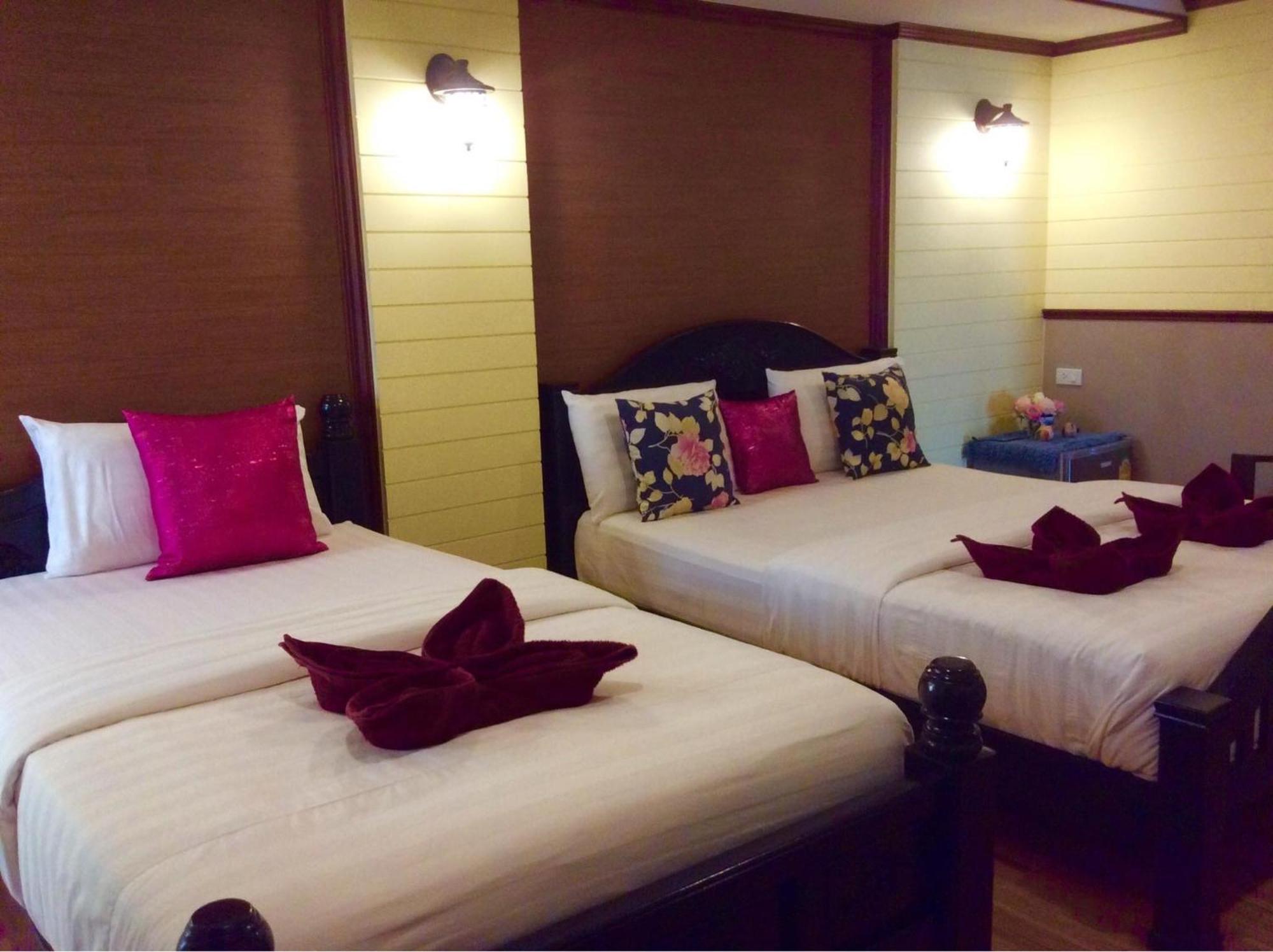 Tr Guesthouse Сукотаи Экстерьер фото